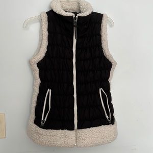 Calvin Klein puffer women’s vest size Large
